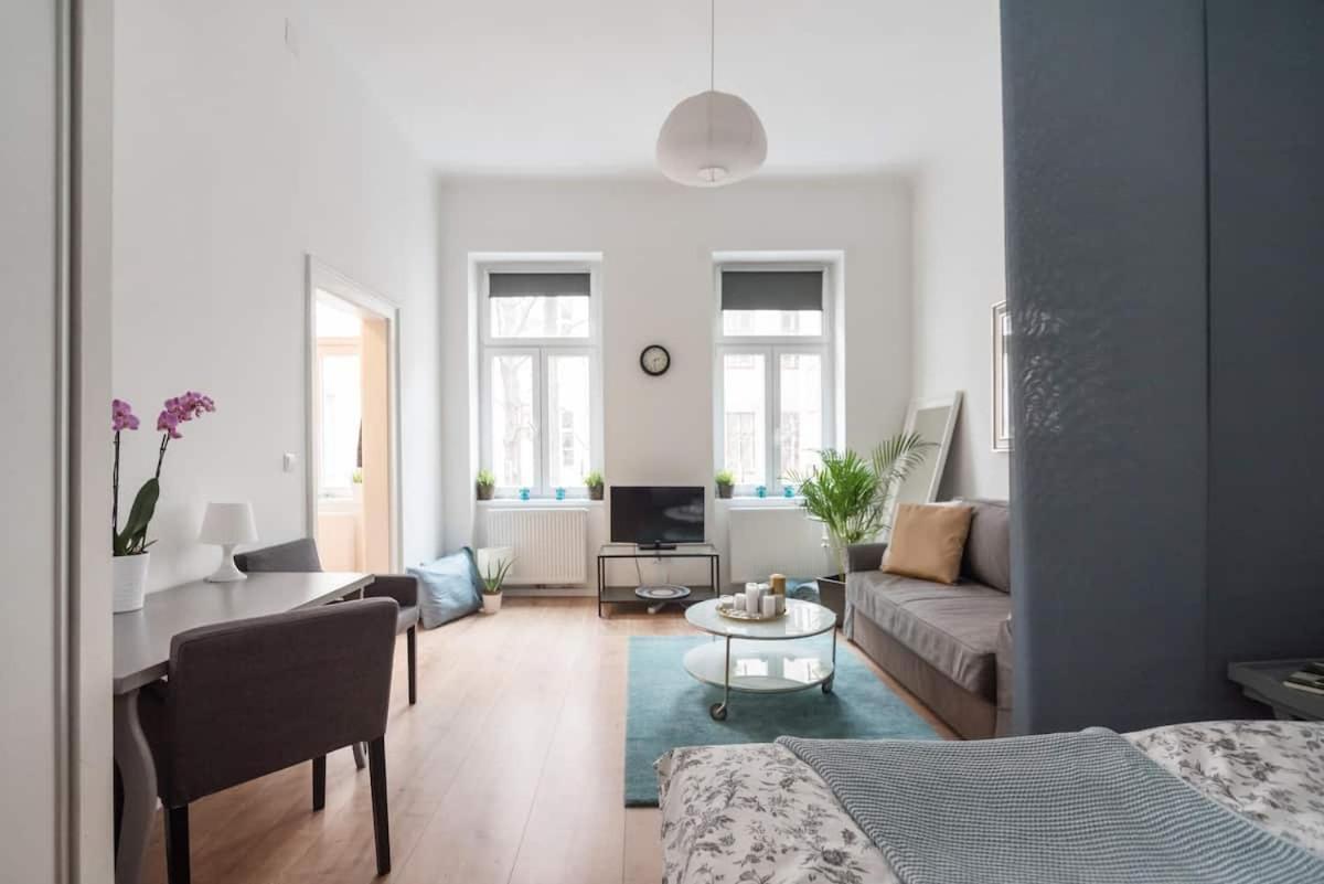 ⍟luxurious And Bright⍟ 5 Min Walk To City Center Apartament *