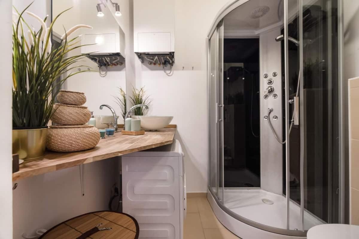 ⍟luxurious And Bright⍟ 5 Min Walk To City Center Apartament