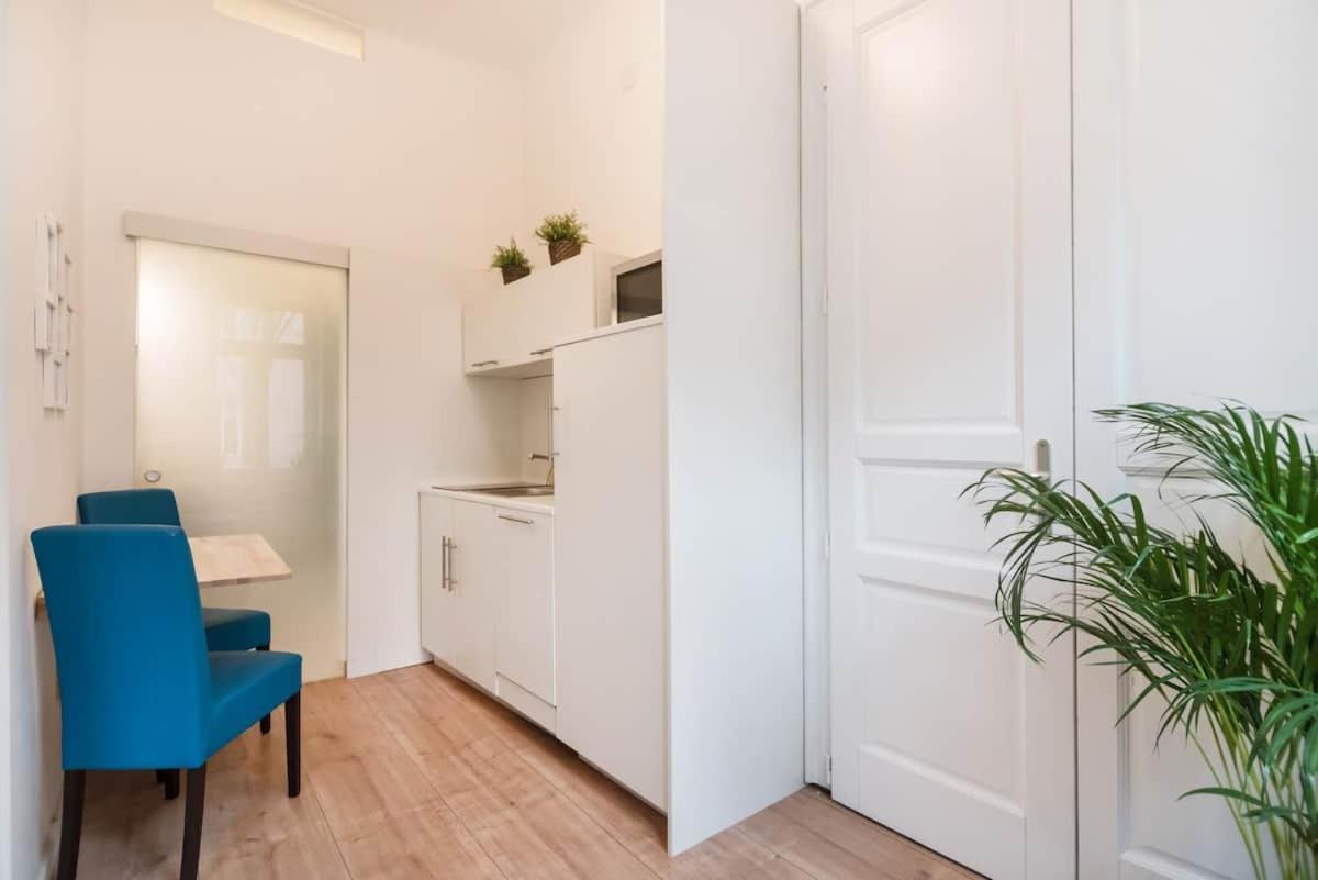 ⍟luxurious And Bright⍟ 5 Min Walk To City Center Apartament *